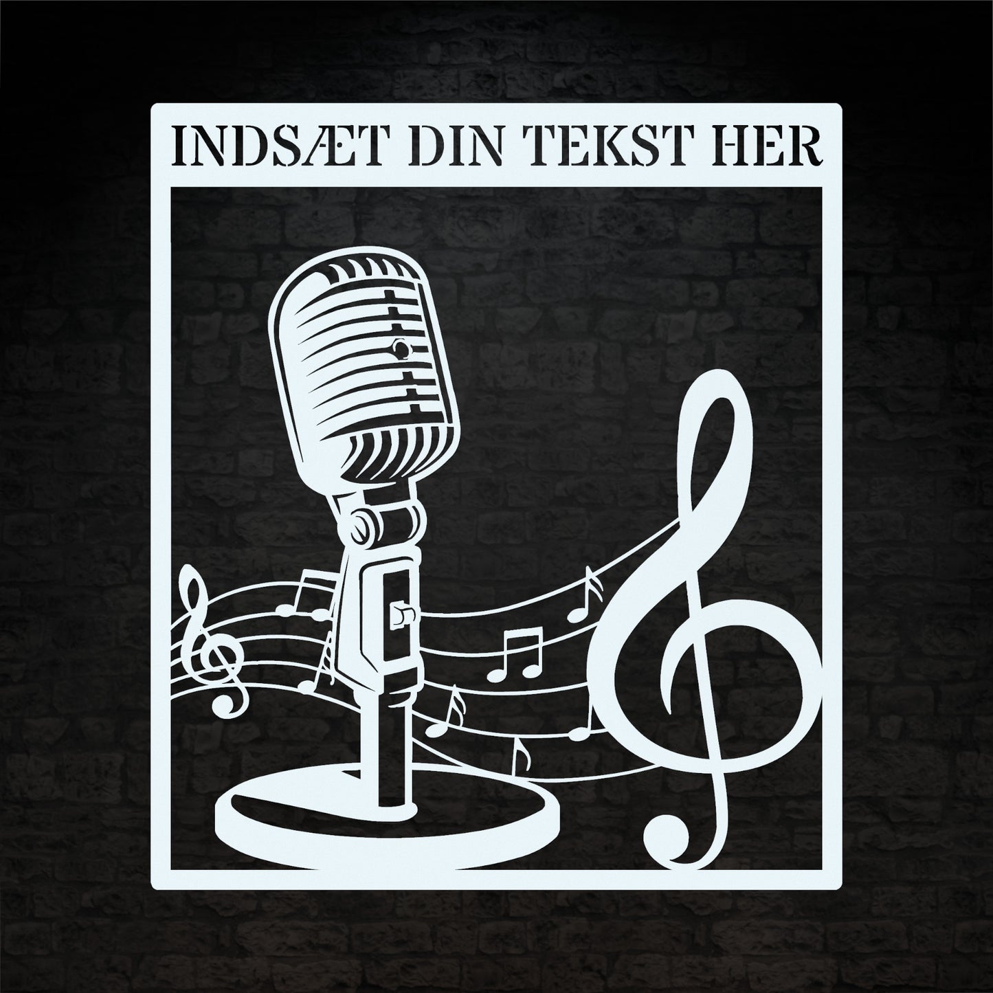Personlig firkantet metal vægskilt i hvid med tekst. Unik mikrofon gaveidé til sangeren