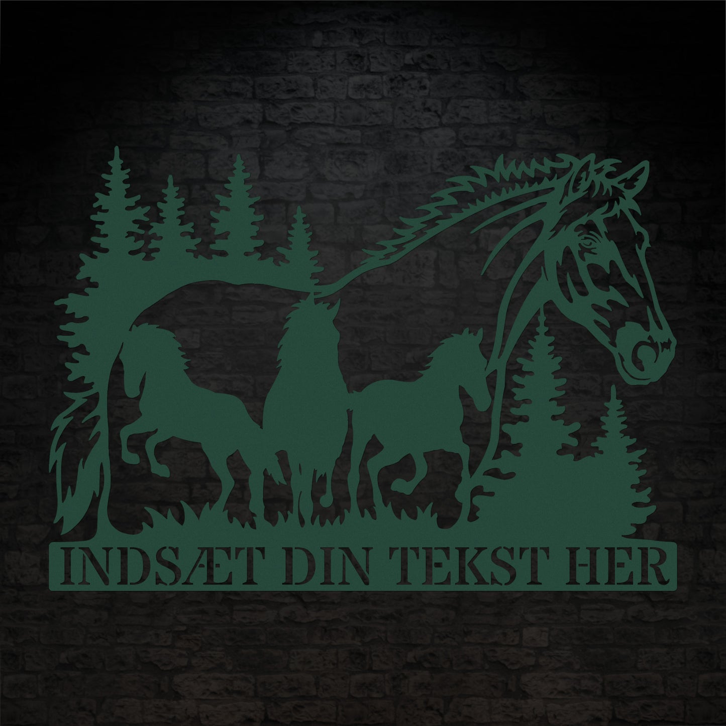 Personlig hestetema metal vægskilt i grøn med tekst. Unik gaveidé til hesteejeren