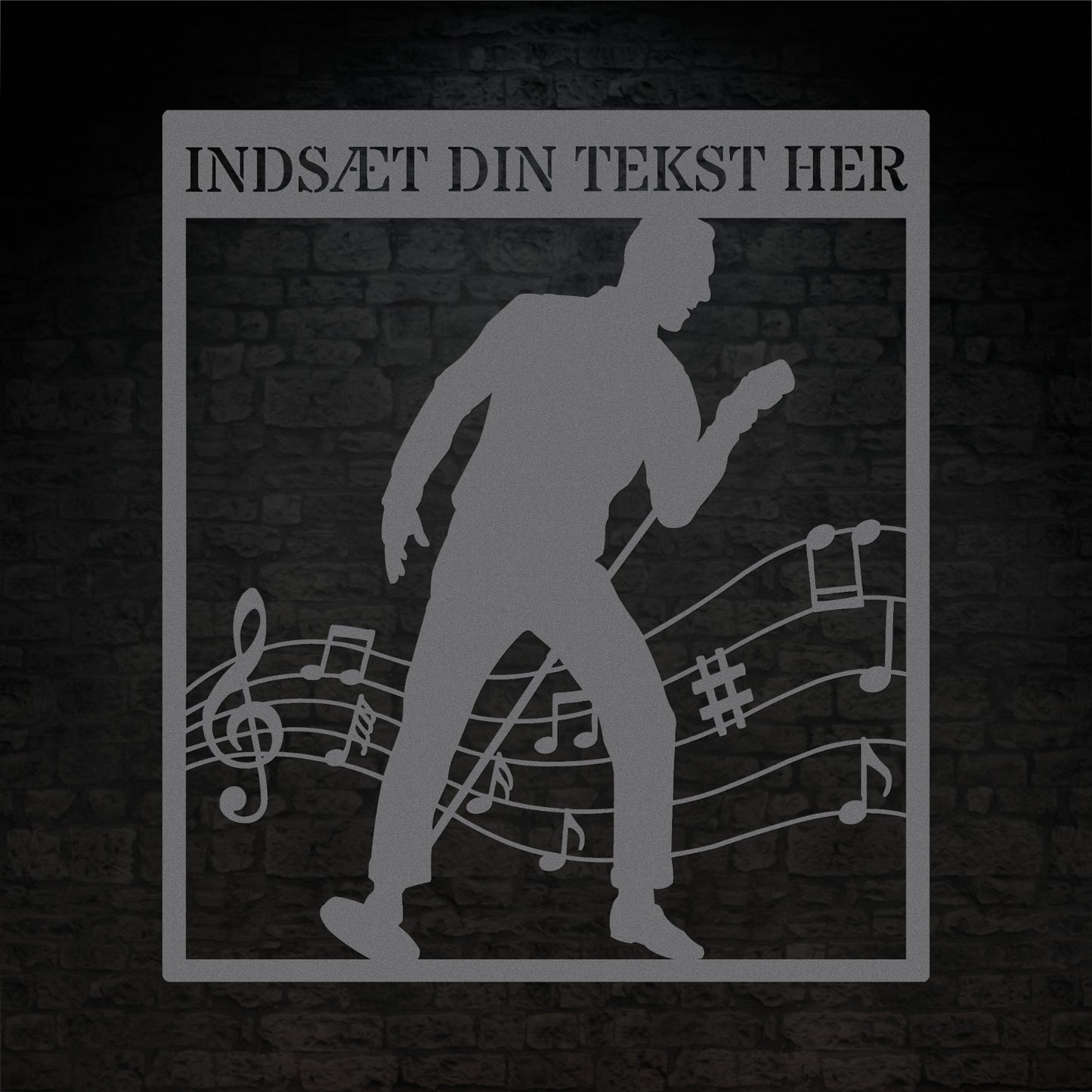 Personlig mandlig sanger vægskilt i sølv med tekst. Unik gaveidé til musikeren