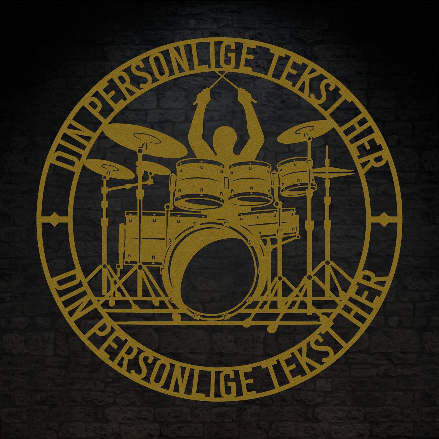 Personlig trommeslager metal vægskilt i guld med tekst. Unik gaveidé til trommespilleren