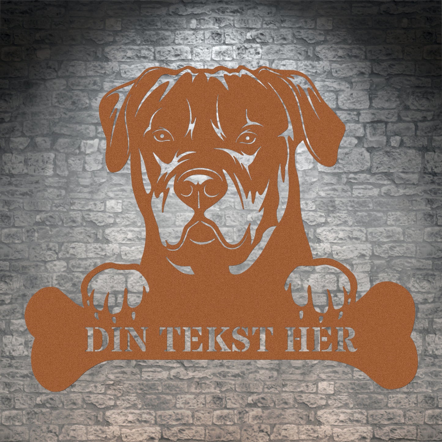 Stort personlig rottweiler metalskilt i brun med personlig tekst. Hundeejer navneskilt gaveidé