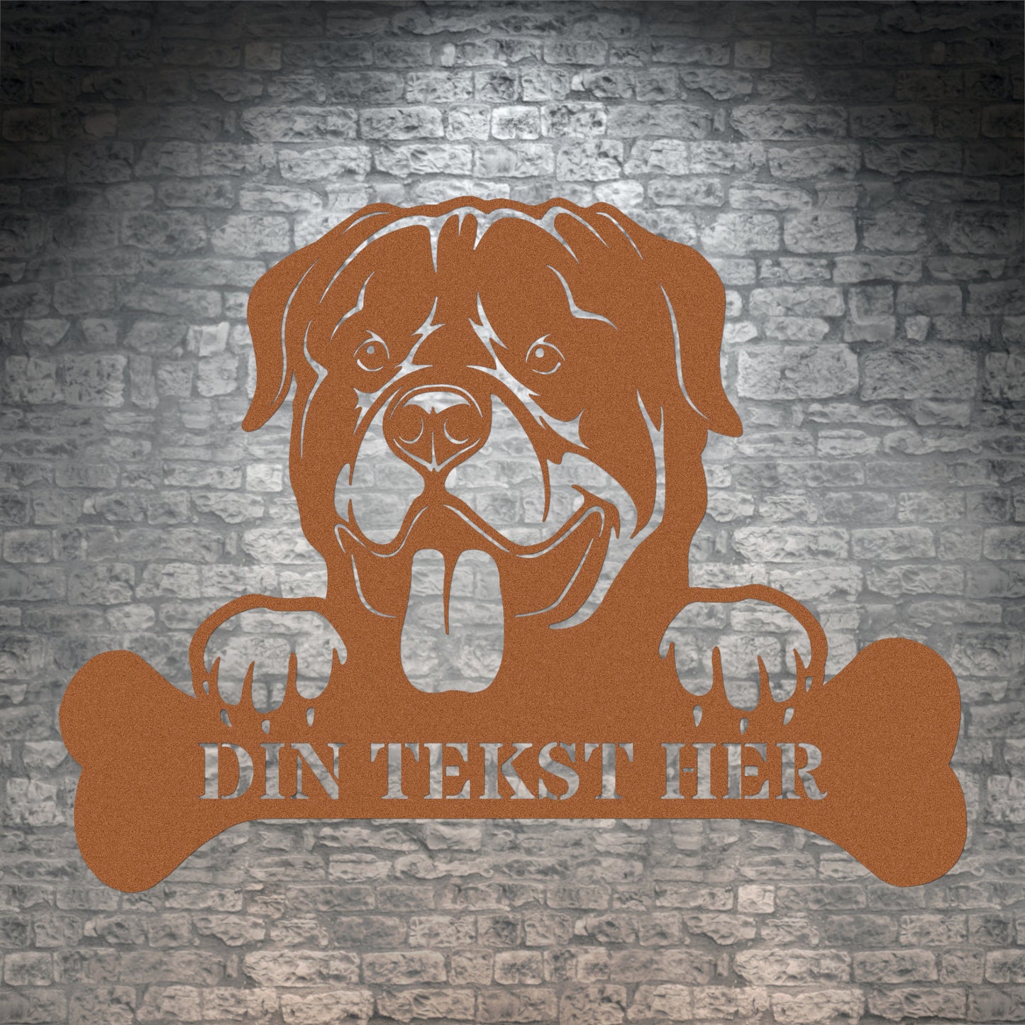Unik rottweiler metalskilt i brun med personlig tekst. Hundeejer navneskilt gaveidé