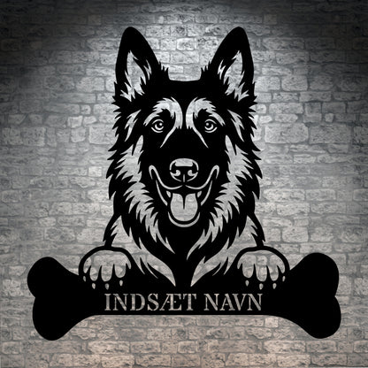 Belgisk Hyrdehund med kødben. Metalskilt med personlig navn