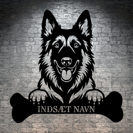 Belgisk Hyrdehund med kødben. Metalskilt med personlig navn