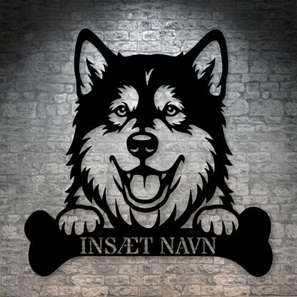 Alaskan Malamute med kødben metalskilt med personlig navn