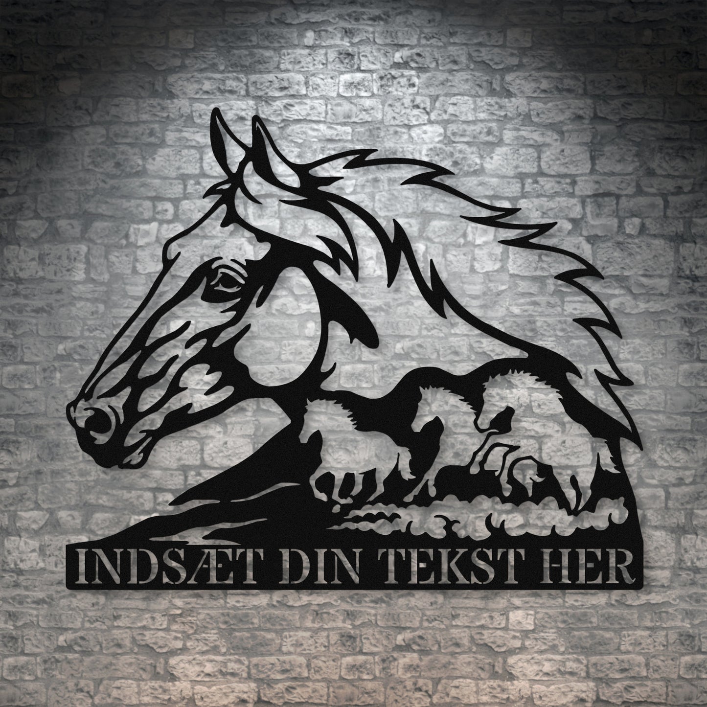 Personlig hestesilhouet metal vægskilt med tekst. Unik gaveidé til hestepigen