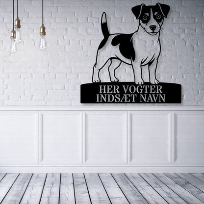 Her vogter jeg skilt. Personlig Jack Russell Terrier metal navneskilt med valgfri tekst.