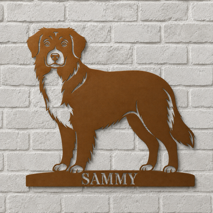 Nova Scotia Duck Tolling Retriever metalskilt med personlig tekst. Unik gaveidé til hundeejeren