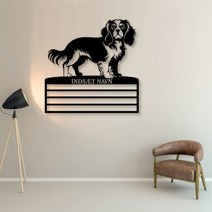Personlig Cavalier King metal navneskilt display til rosetter. 4 rækker