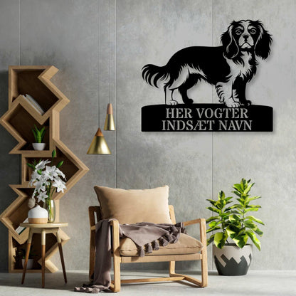 Cavalier King her vogter jeg metalskilt med personlig navn. Unik hundeejer gaveide....