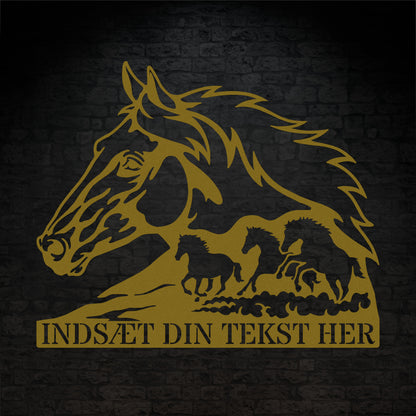 Personlig hestesilhouet metal vægskilt med tekst. Unik gaveidé til hestepigen