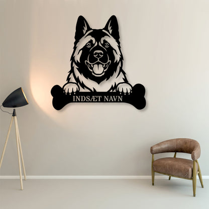 American Akita med kødben metalskilt med personlig navn