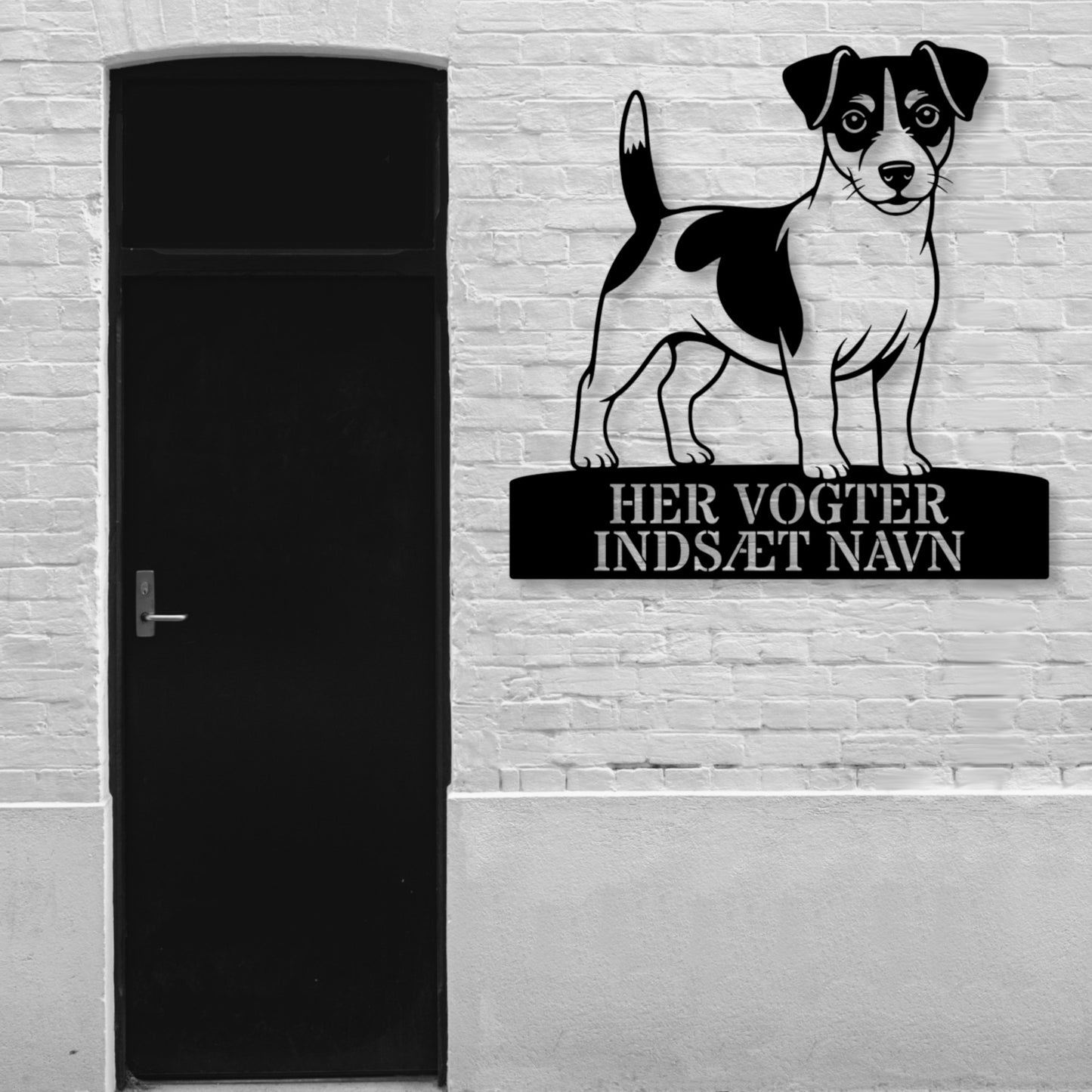 Her vogter jeg skilt. Personlig Jack Russell Terrier metal navneskilt med valgfri tekst.