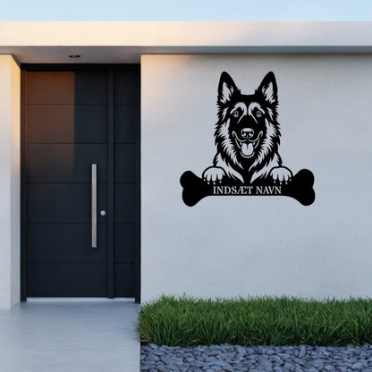 Belgisk Hyrdehund med kødben. Metalskilt med personlig navn