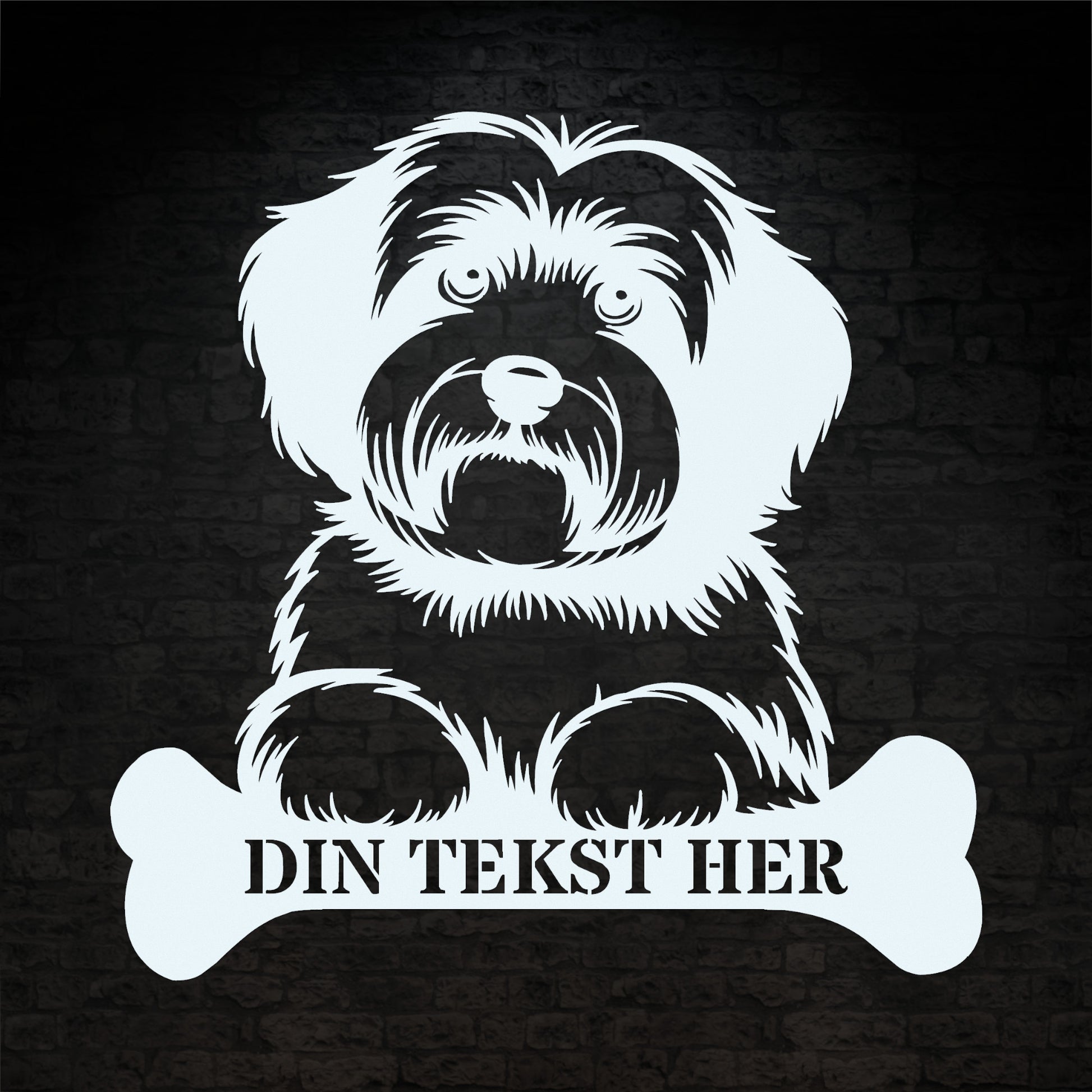 Bomuldshund metalskilt i hvid med personlig tekst. Hundeejer navneskilt gaveidé