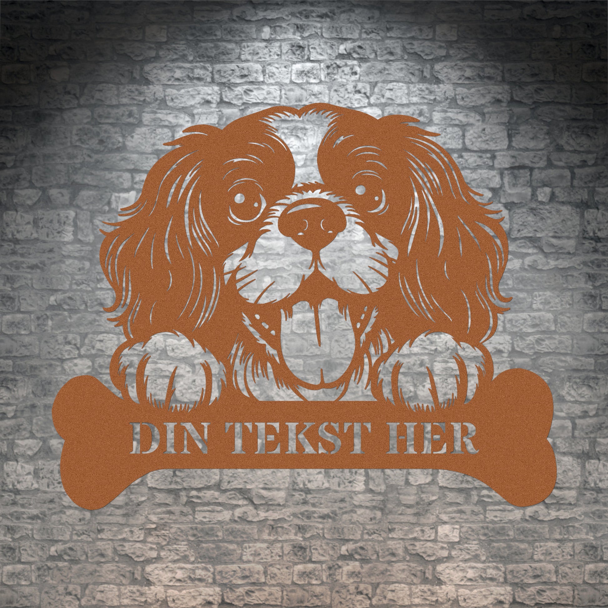 Cavalier King metalskilt i brun med personlig tekst. Hundeejer navneskilt gaveidé