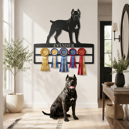 Metalnavneskilt med Cane Corso-motiv og plads til rosetter.