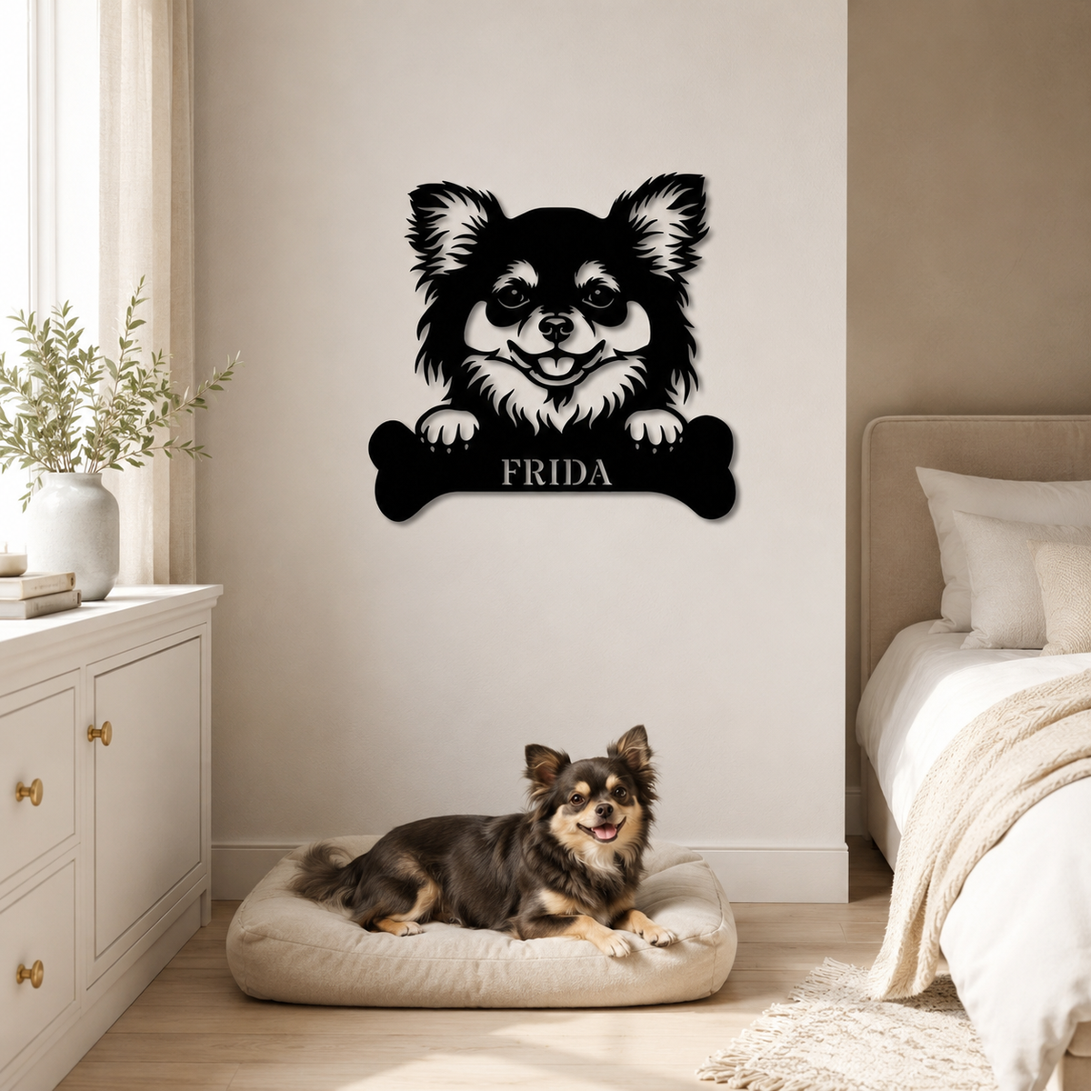 Langhåret Chihuahua. Sjov metalskilt med personlig tekst