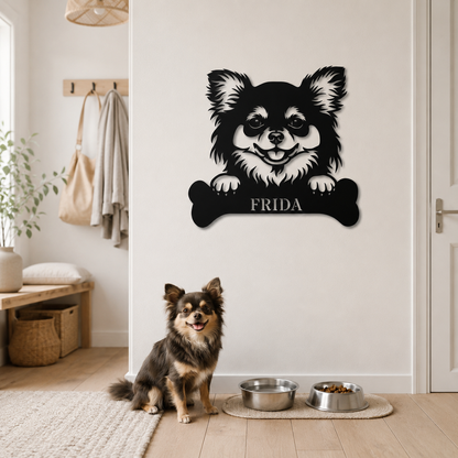 Langhåret Chihuahua. Sjov metalskilt med personlig tekst