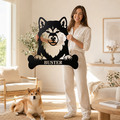 Sjov shiba inu navneskilt med personlig tekst. Unik metalskilt til hundeejeren