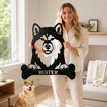 Sjov shiba inu navneskilt med personlig tekst. Unik metalskilt til hundeejeren