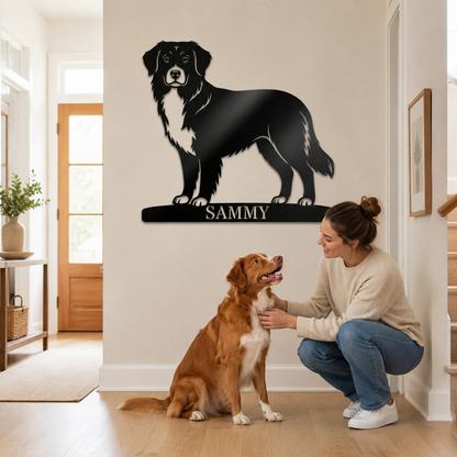 Nova Scotia Duck Tolling Retriever metalskilt med personlig tekst. Unik gaveidé til hundeejeren