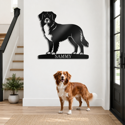 Nova Scotia Duck Tolling Retriever metalskilt med personlig tekst. Unik gaveidé til hundeejeren
