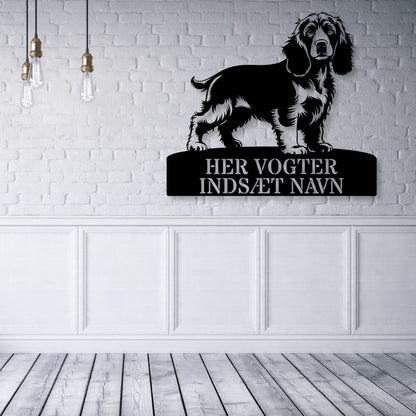 Cocker Spaniel - her vogter jeg metalskilt med personlig navn. Unik hundeejer gaveide...