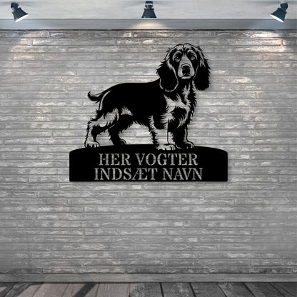 Cocker Spaniel - her vogter jeg metalskilt med personlig navn. Unik hundeejer gaveide..