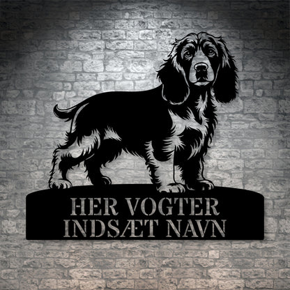 Cocker Spaniel - her vogter jeg metalskilt med personlig navn. Unik hundeejer gaveide