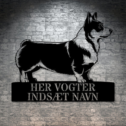 Corgi skilt - her vogter jeg metalskilt med personlig navn. Unik hundeejer gaveide