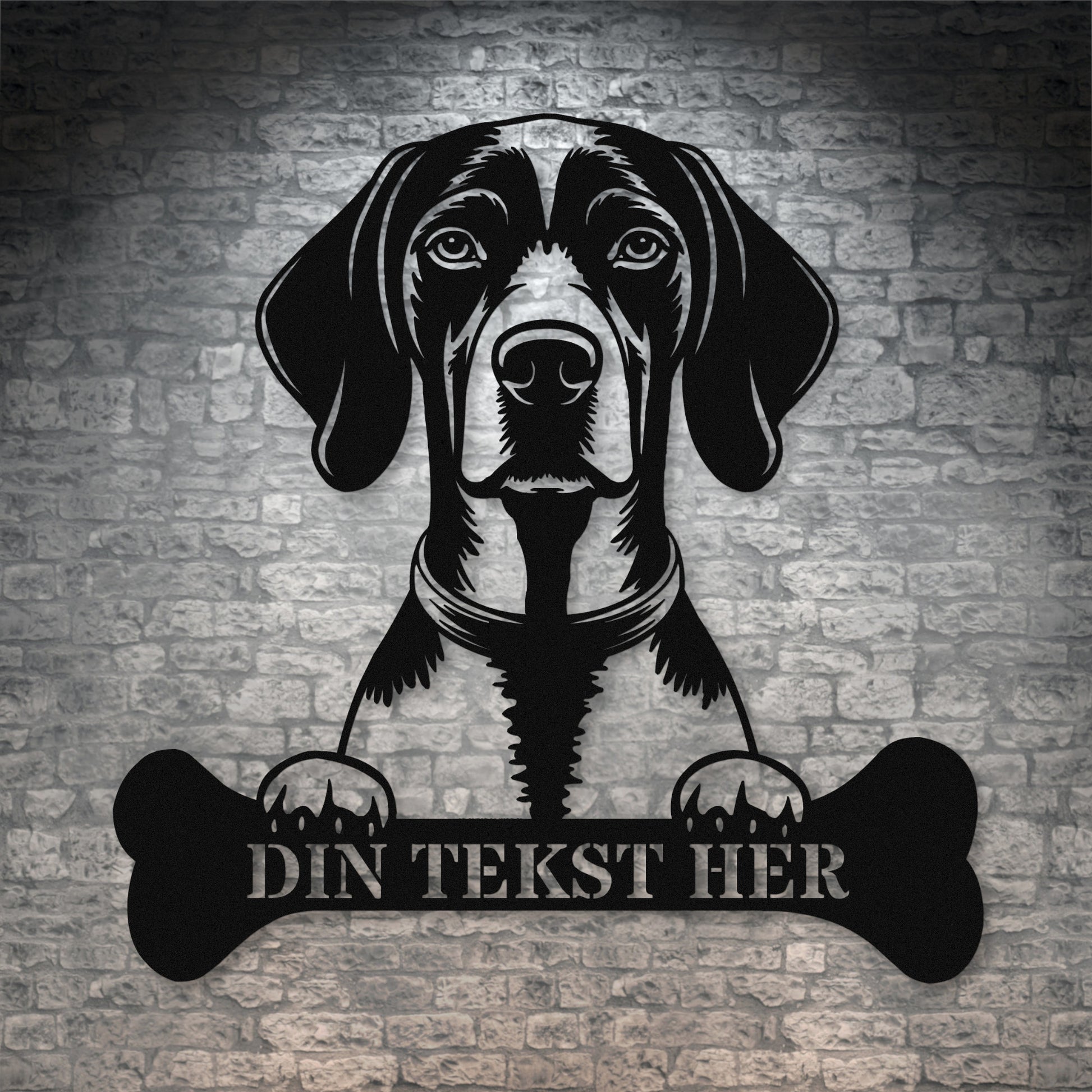 Dansk-Svensk Gårdhund metalskilt i sort med personlig tekst. Hundeejer navneskilt gaveidé