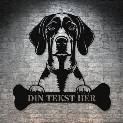 Dansk-Svensk Gårdhund metalskilt i sort med personlig tekst. Hundeejer navneskilt gaveidé