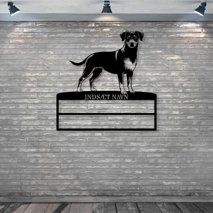 Dansk Svensk gårdhund rosette display metalskilt med personlig tekst og navn. Unik Gaveide til hundeejer..