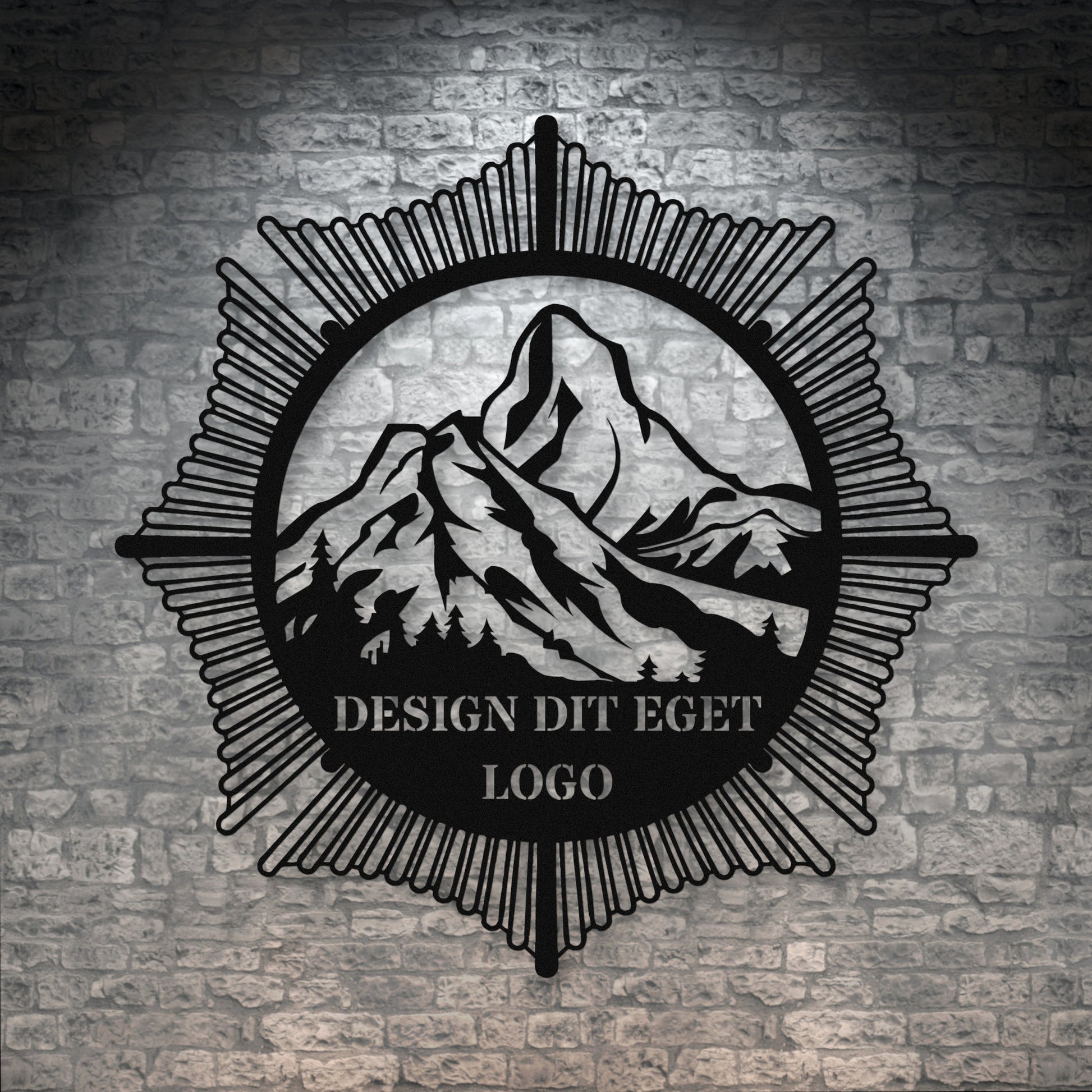Design dit eget metalskilt i sort med personlig tekst eller navn