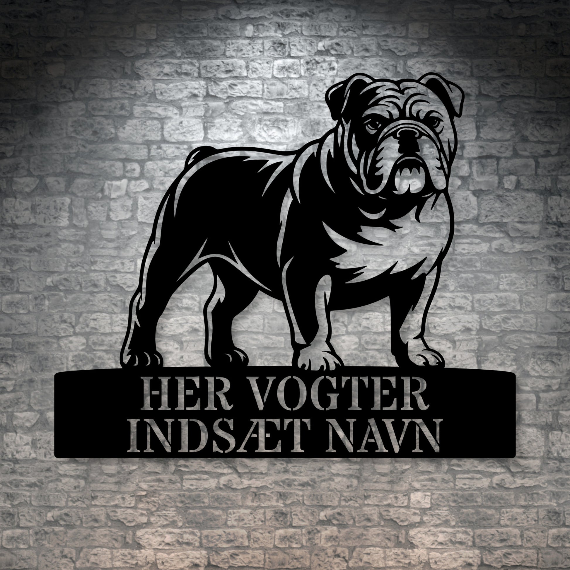 Engelsk Bulldog her vogter jeg metalskilt med personlig navn. Unik hundeejer gaveide