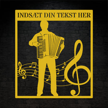 Firkantet harmonika metal vægskilt i gul med personlig tekst. Unik musiker gaveidé