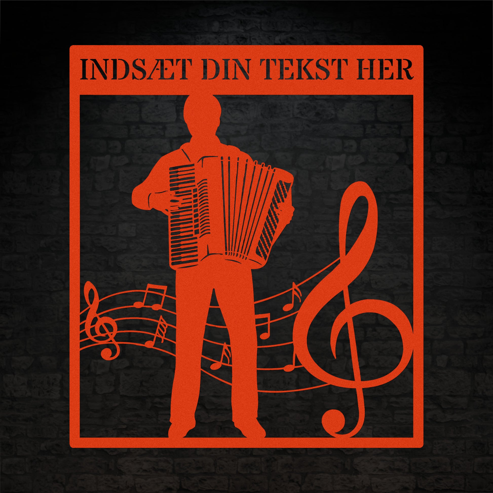 Firkantet harmonika metal vægskilt i orange med personlig tekst. Unik musiker gaveidé