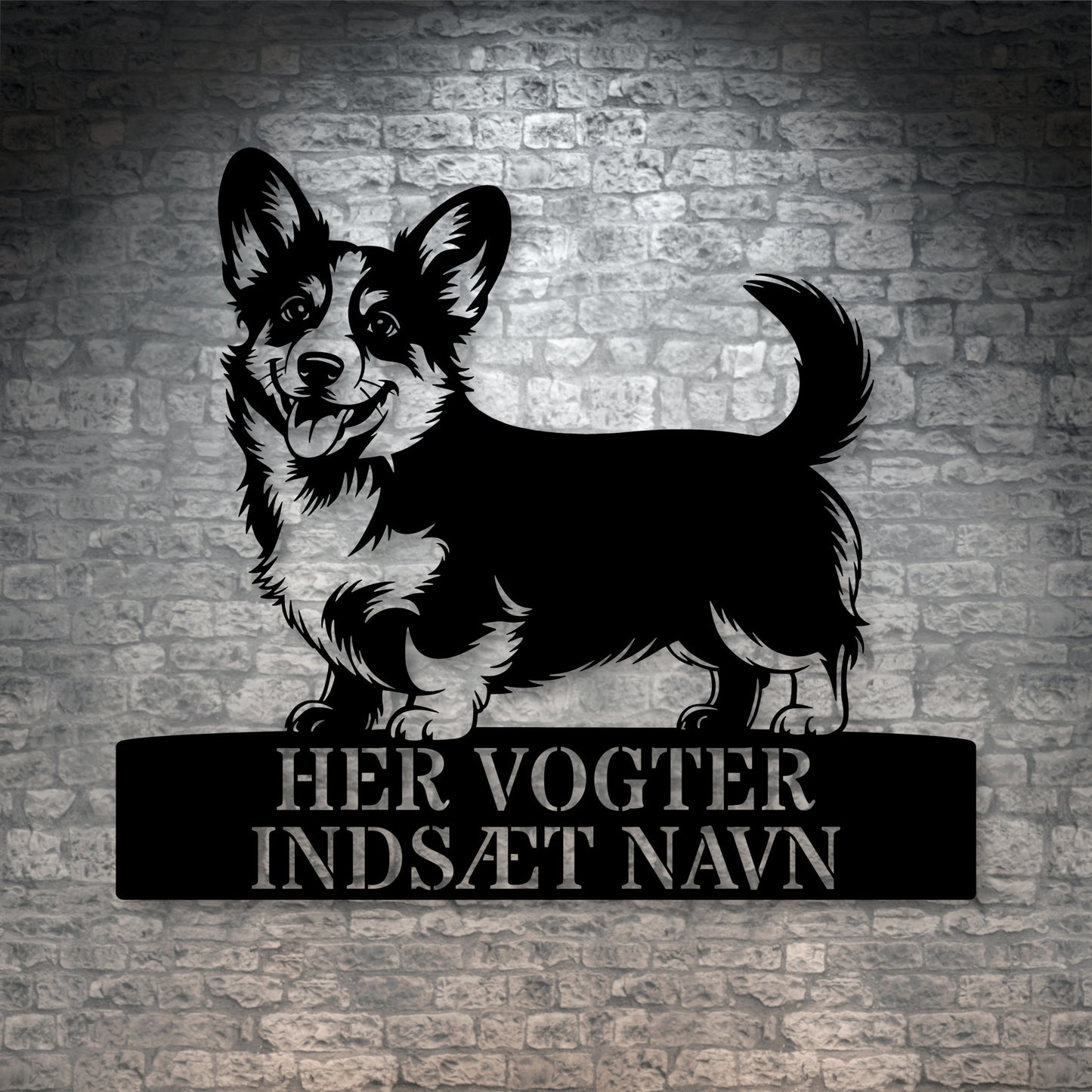 Her vogter jeg. Corgi metalskilt med personlig navn. Unik hundeejer gaveide
