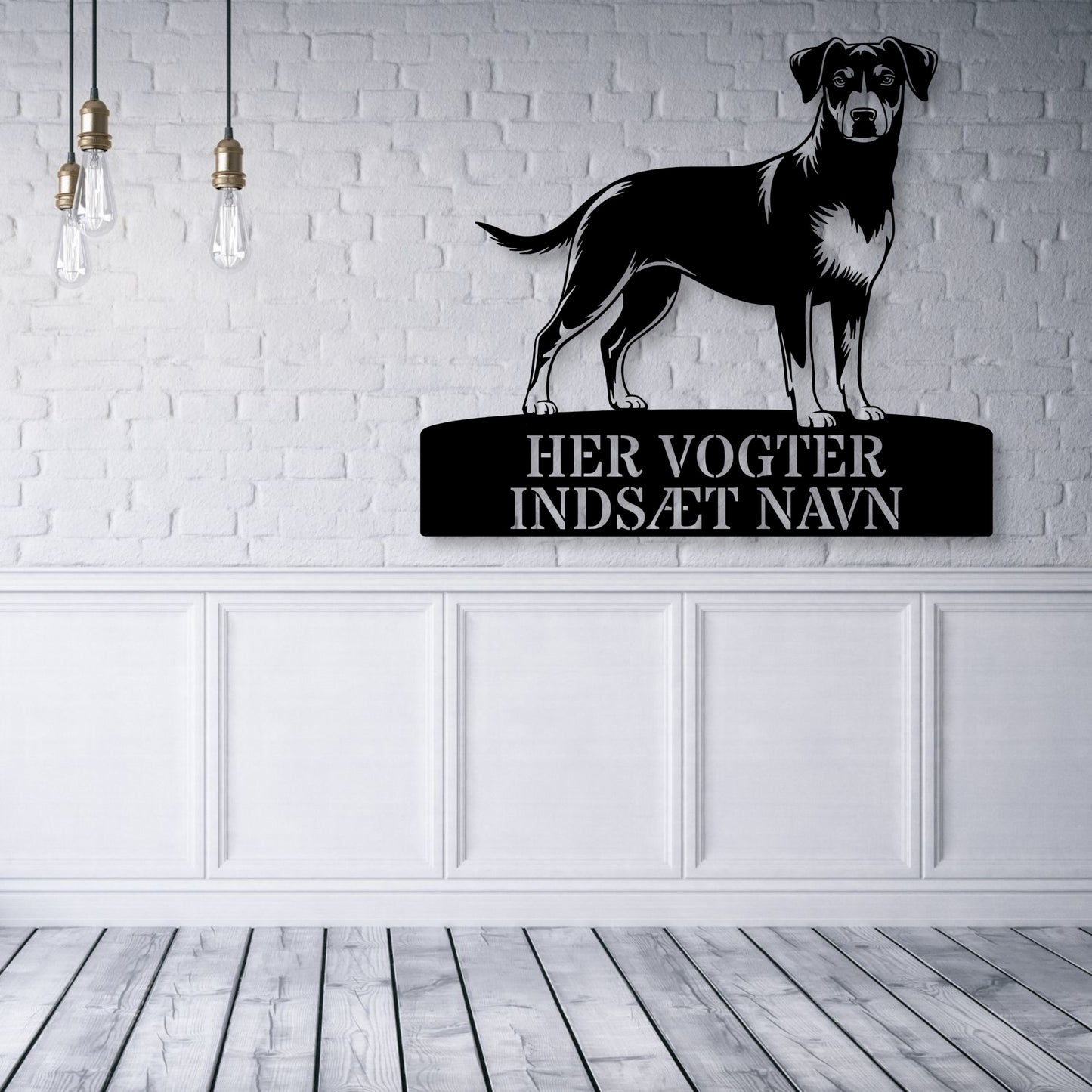 Her vogter jeg. Dansk-Svensk Gårdhund metalskilt med personlig navn. Unik hundeejer gaveide...