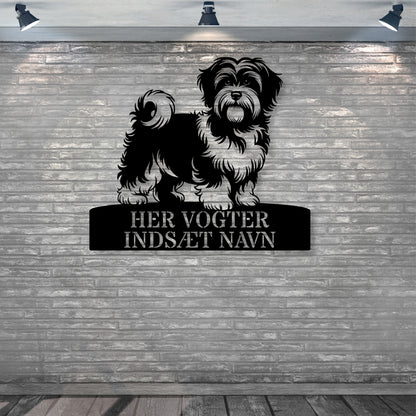 Her vogter jeg. Havaneser metalskilt med personlig navn. Unik hundeejer gaveide..