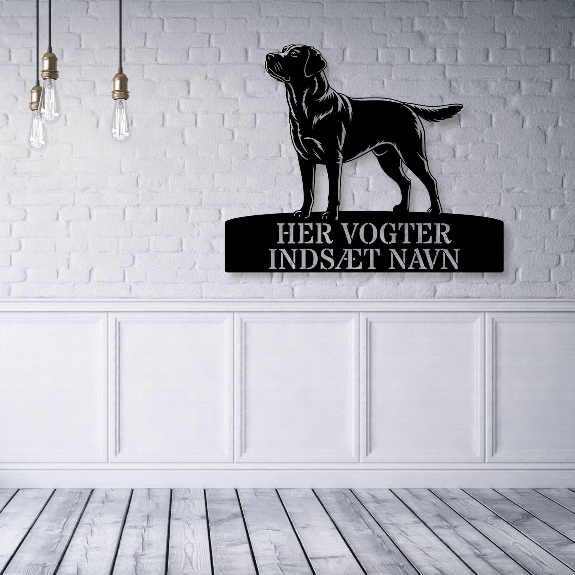 Her vogter jeg. Labrador Retriever metalskilt med personlig navn. Unik hundeejer gaveide...