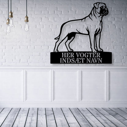 Her vogter jeg. Lys Bullmastiff metal navneskilt.....