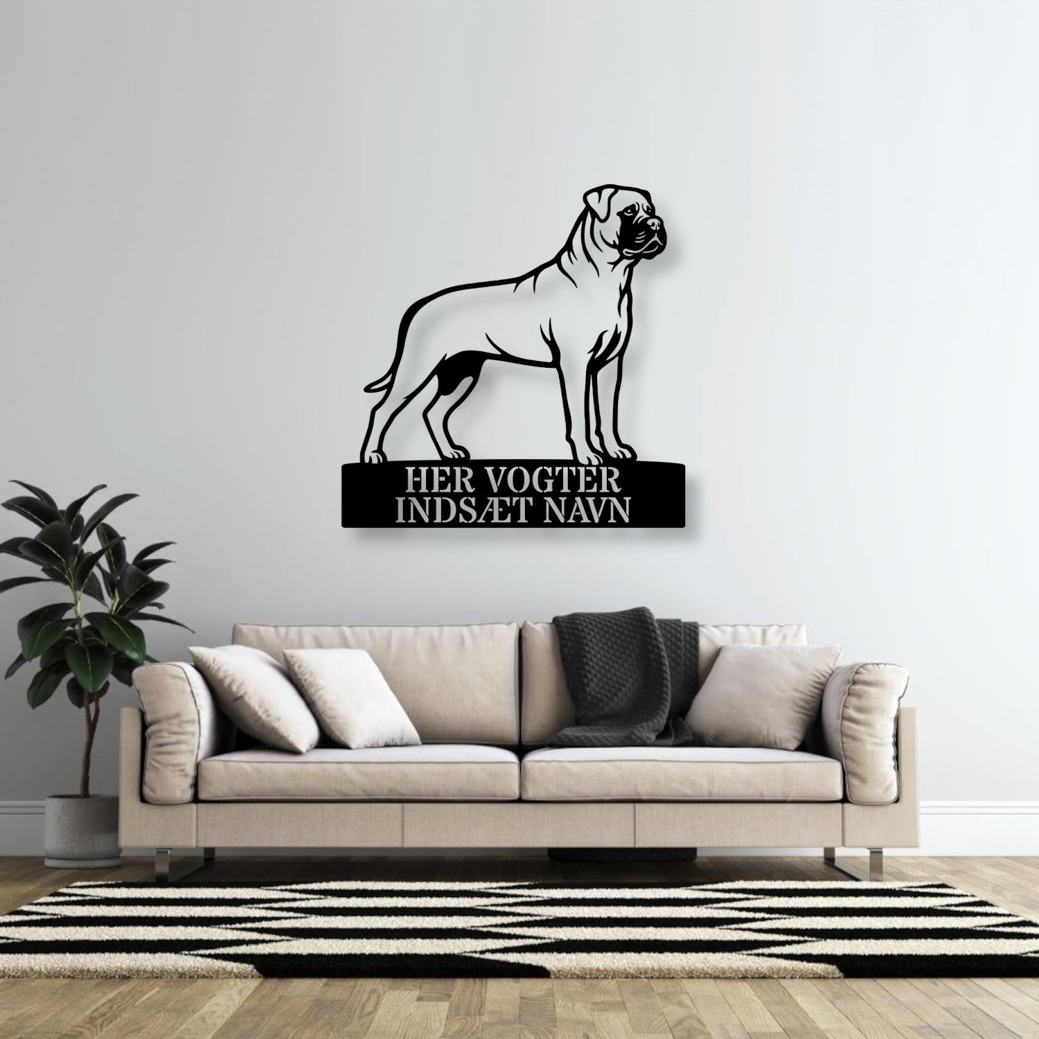 Her vogter jeg. Lys Bullmastiff metal navneskilt.
