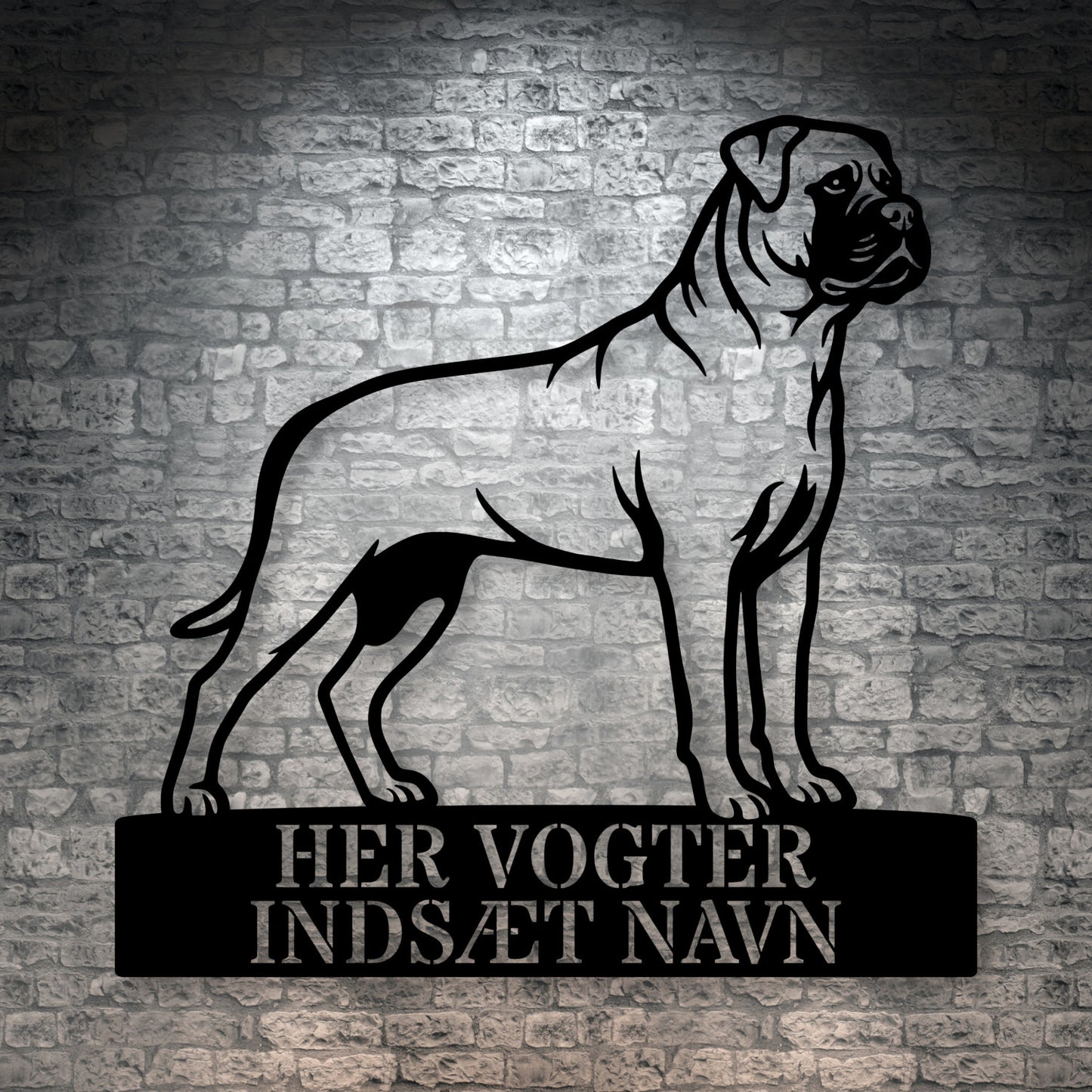 Her vogter jeg. Lys Bullmastiff metal navneskilt