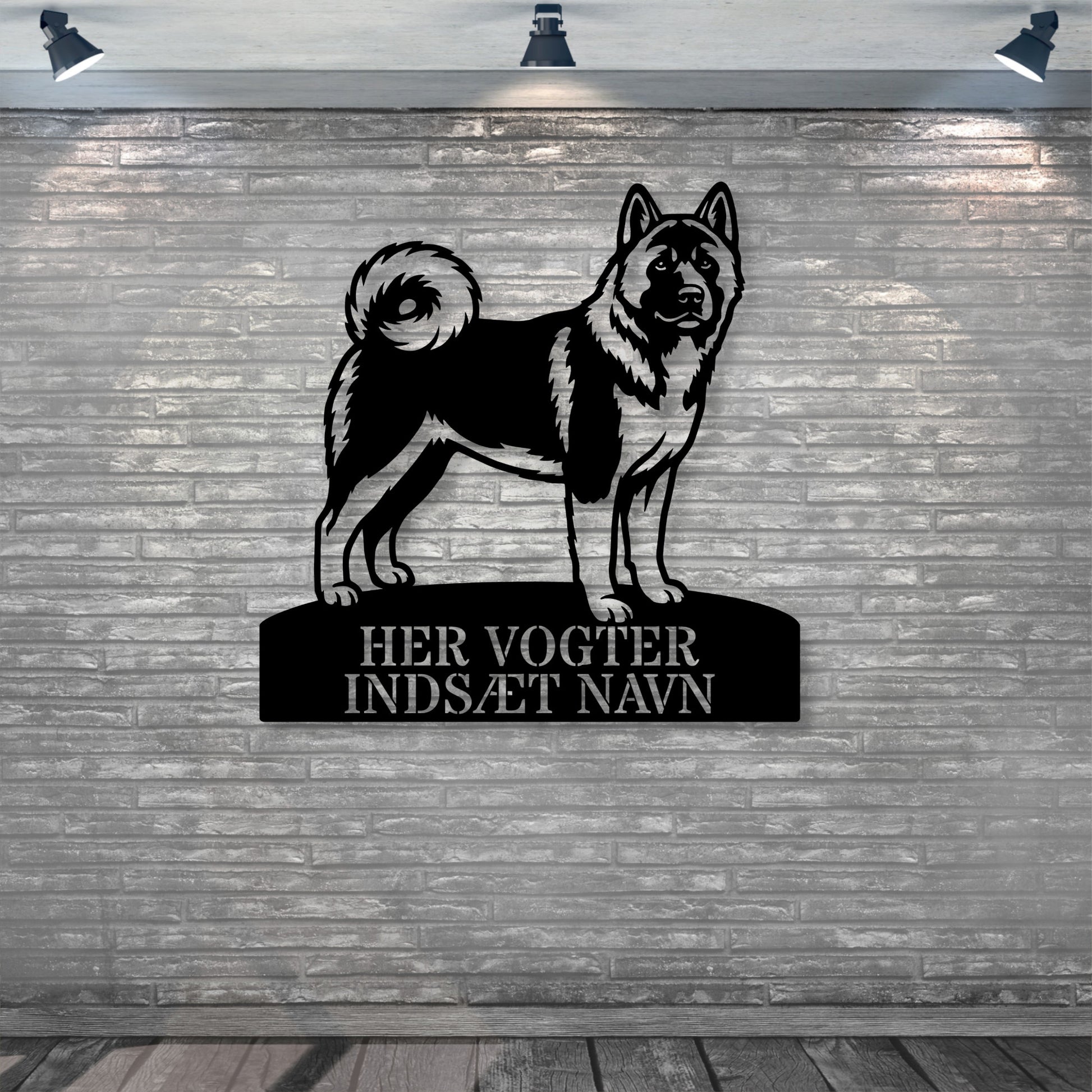Her vogter jeg. Personlig American Akita metal navneskilt..