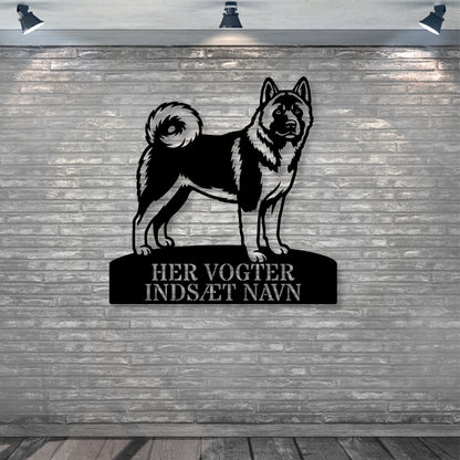 Her vogter jeg. Personlig American Akita metal navneskilt..