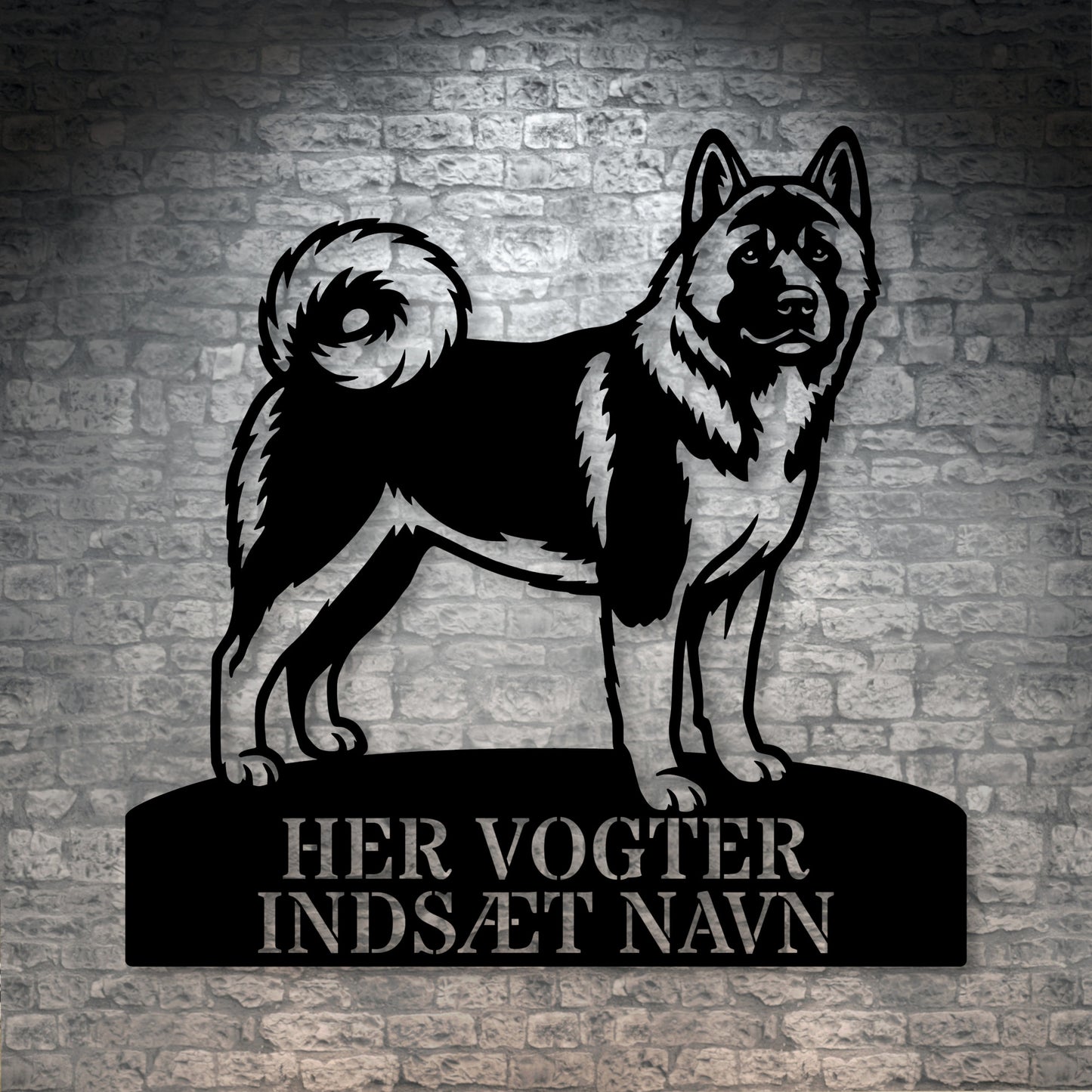 Her vogter jeg. Personlig American Akita metal navneskilt