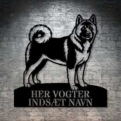 Her vogter jeg. Personlig American Akita metal navneskilt
