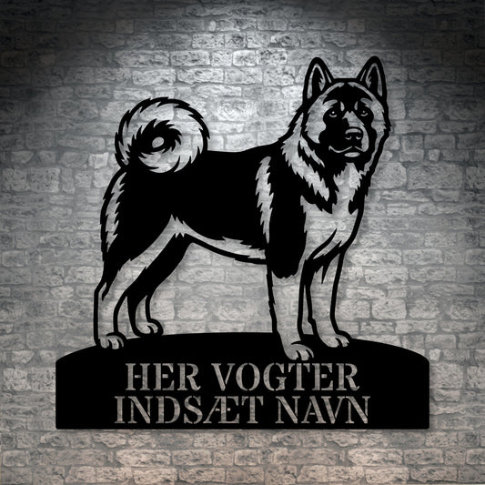 Her vogter jeg. Personlig American Akita metal navneskilt